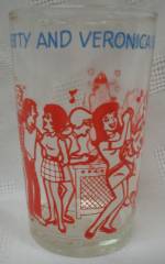 Archie Comic Collectibles - Archies gang Betty and Veronica Party Welches Glass