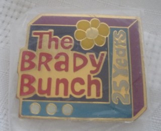 Television from the 1970's Collectibles - Brady Bunch - Brady Bunch 25th Anniversary Metal Pin