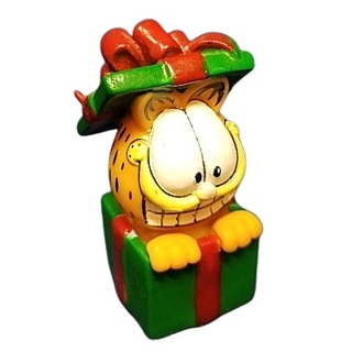 Garfield Collectibles - Garfield Winter Christmas Gift Present PVC Rubber Figure