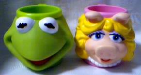 Muppets Collectibles - Kermit and Miss Piggy Plastic Mugs