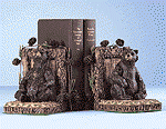 Wildlife Collectibles - Bear and Pinecones Bookends 34615