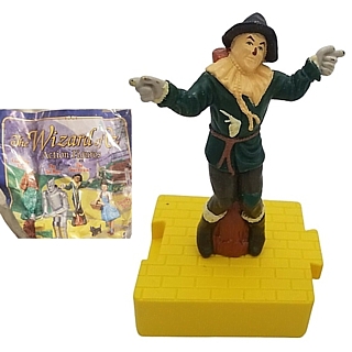 Wizard of Oz Collectibles - Scarecrow Rolling Yellow Brick Road Figure - Blockbuster Video 1997