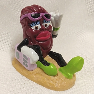 California Raisin Ms. Marvelous Beach Bum PVC Figure