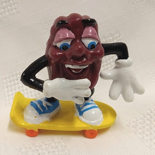 California Raisin PVC Figures - Hardees S.B. Stuntz with Skateboard