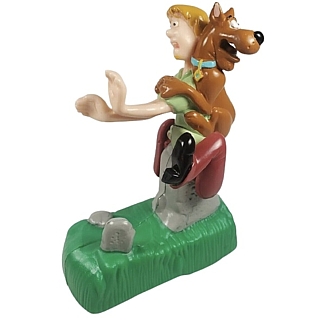 Scooby Doo Collectibles - Scooby Doo and Shaggy Graveyard Friction Rolling Figure