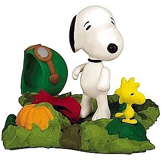 Peanuts Collectibles - Snoopy from It's The Great Pumpkin Charlie Brown Action Figure