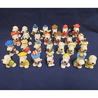 Snoopy Collectibles - Snoopys from 28 Countries / Regions
