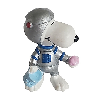 Snoopy and Peanuts Collectibles - Snoopy Space Man Plastic Rubber Figure
